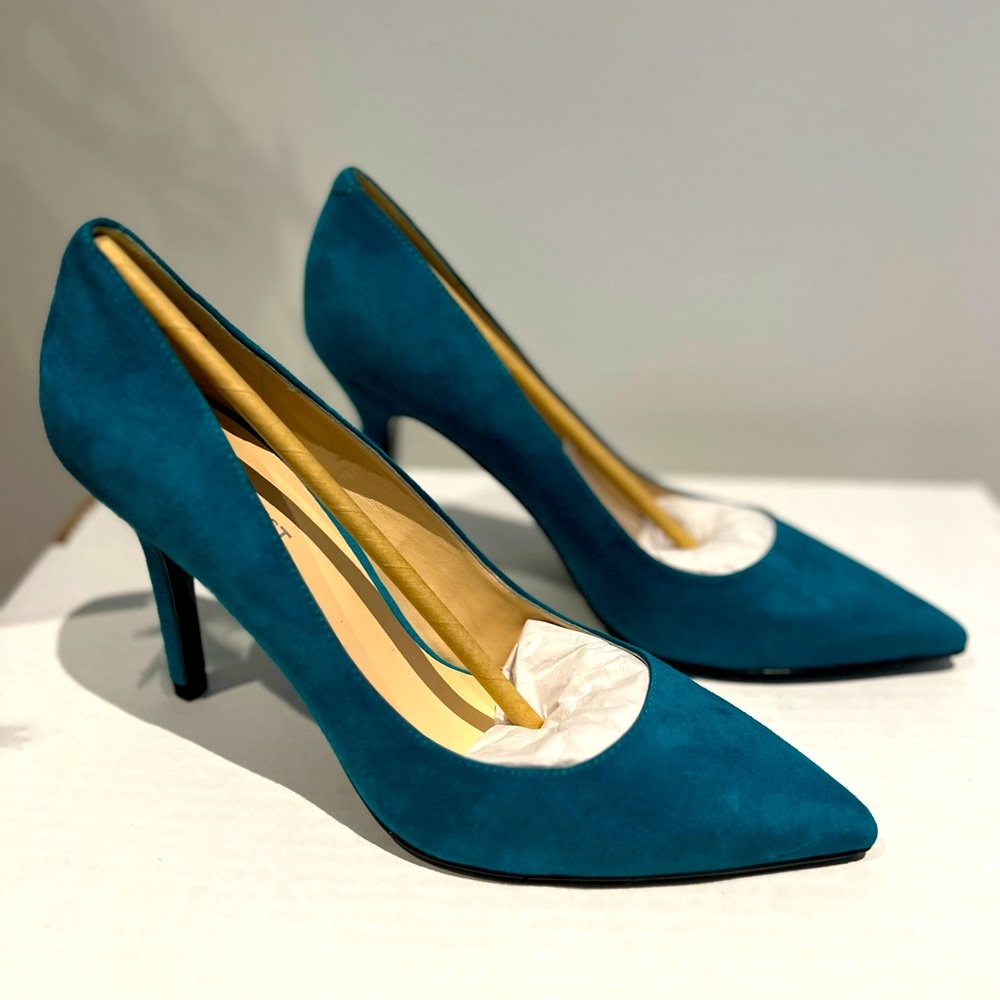 NWOB Nine West Suede Pump - Teal/Turquoise- Size 7